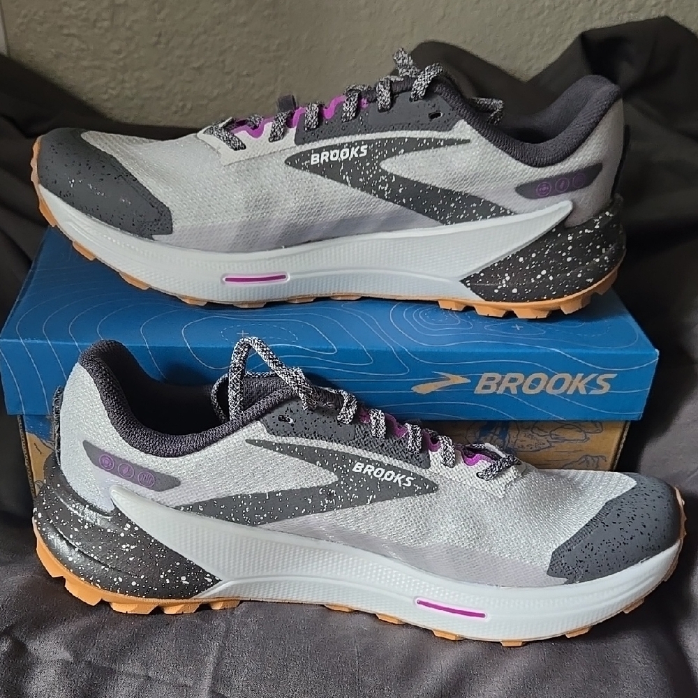 Brooks Catamount 2 - Womens Sz 11